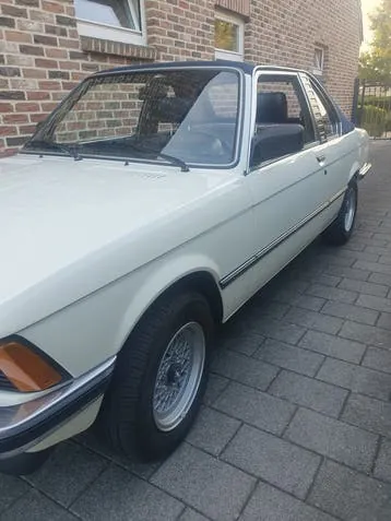 BMW 323I