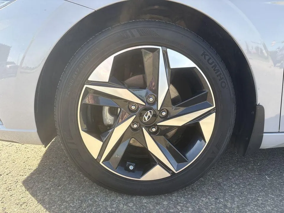 Hyundai Elantra 2023 photo 3