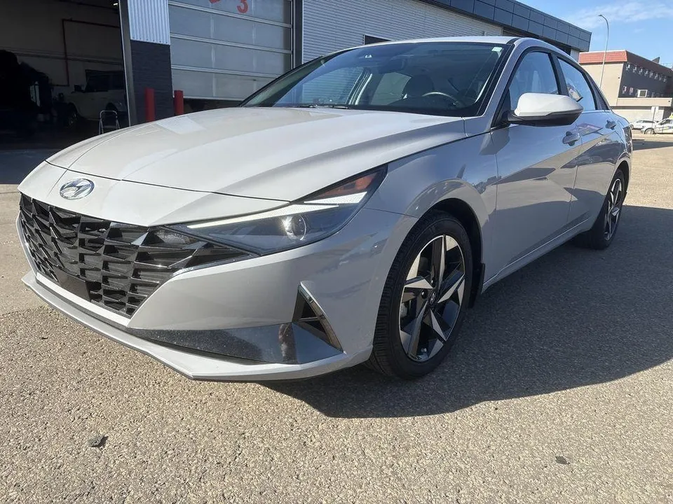 Hyundai Elantra 2023 photo 2