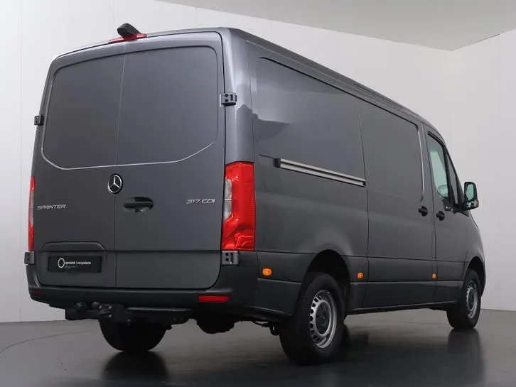 Mercedes-Benz Sprinter 2024 photo 2