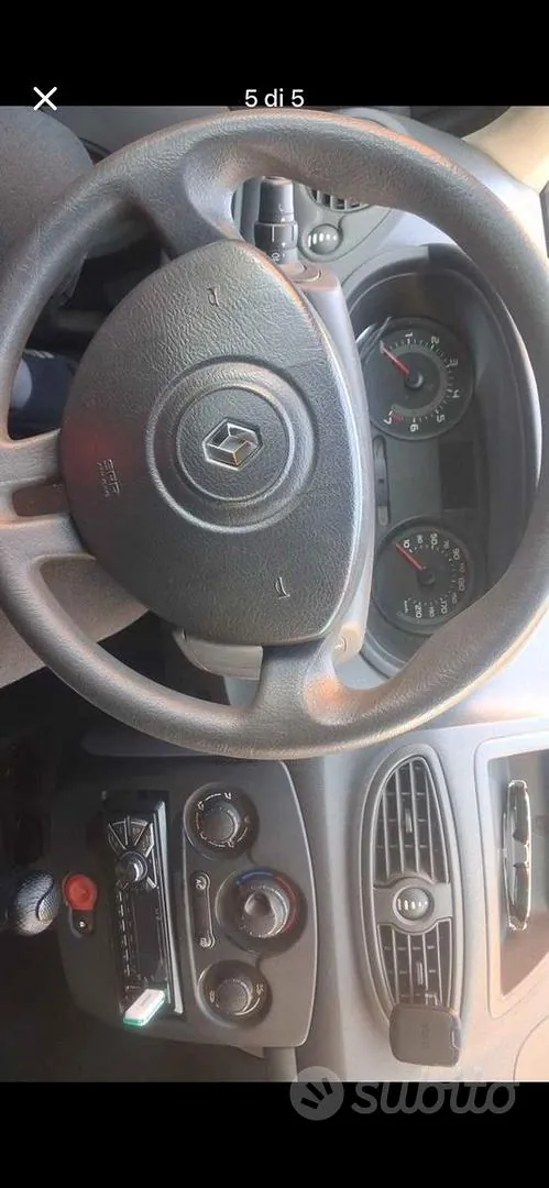 Renault Clio 2007 photo 5