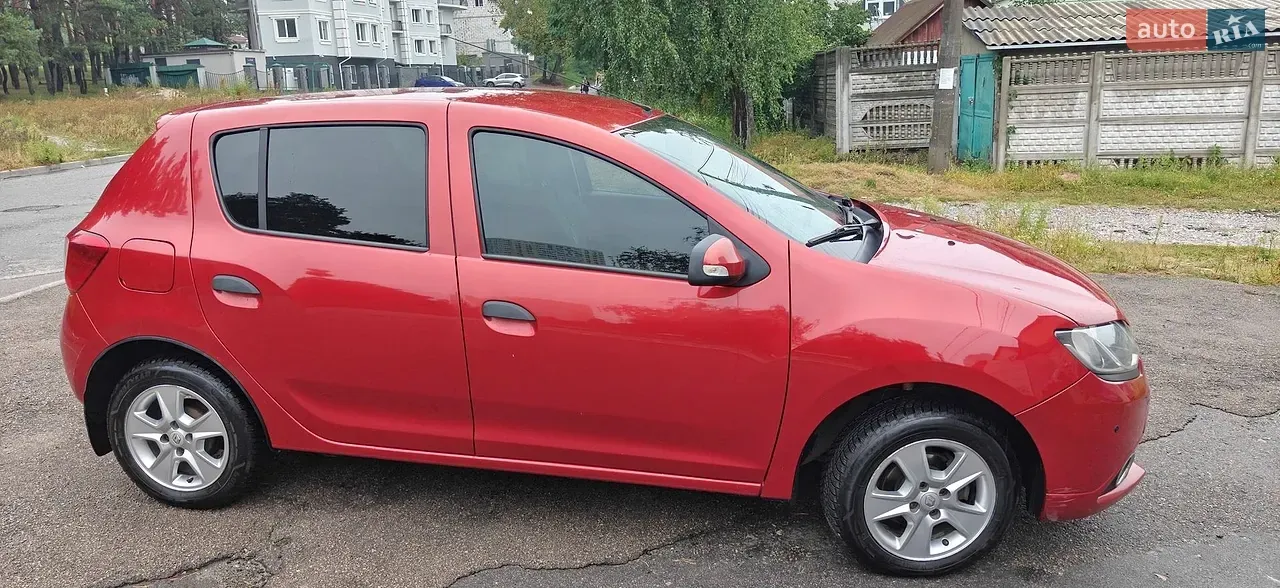 Renault Sandero 2013 photo 2