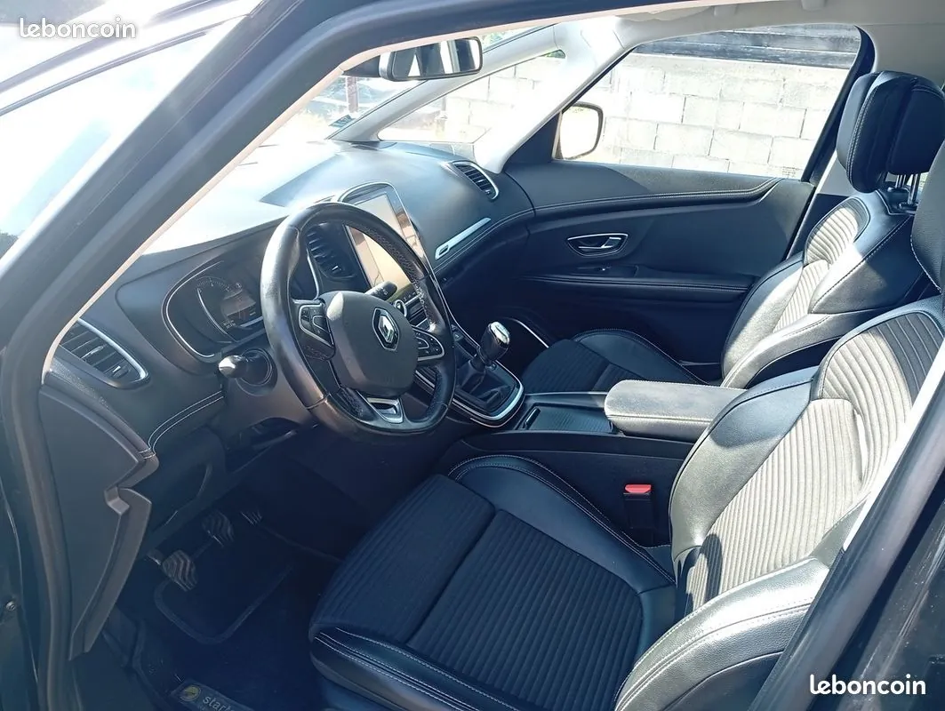 Renault Scenic 2018 photo 3