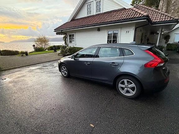 Volvo V40 2014 photo 2