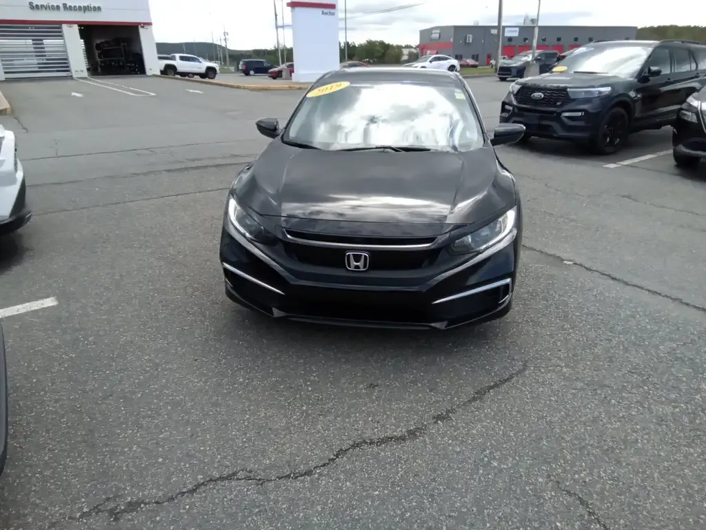 Honda Civic 2019 photo 2