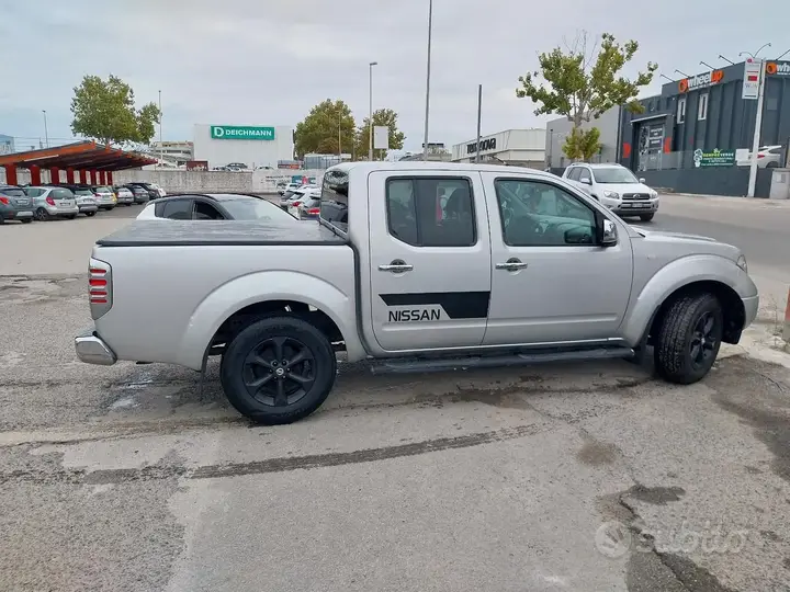 Nissan Navara 2006 photo 2