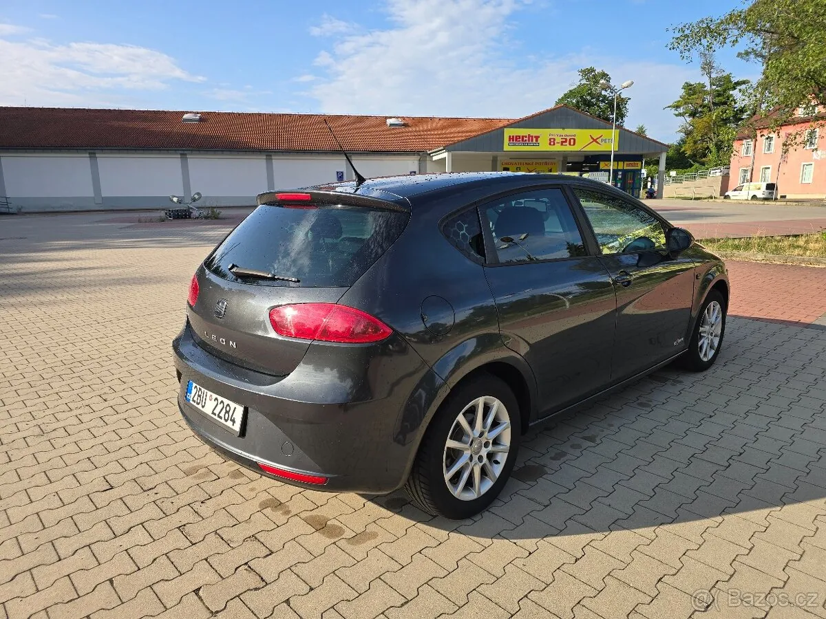 Seat Leon 2011 photo 3