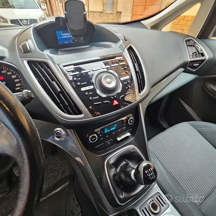 Ford C-Max 2013 photo 2