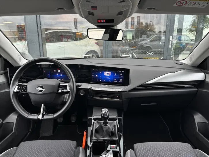 Opel Astra 2022 photo 3