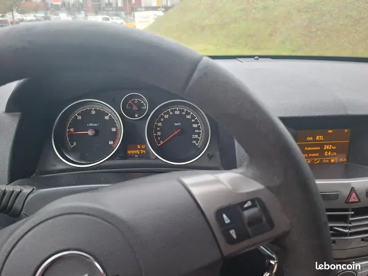 Opel Astra 2005 photo 2