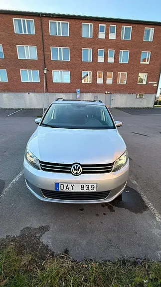 Volkswagen Touran 2011 photo 3