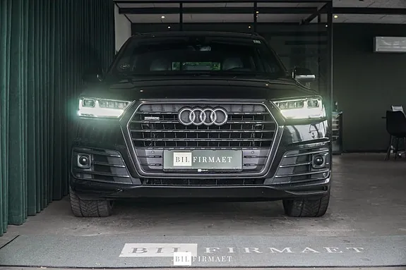 Audi Q7 2017 photo 2