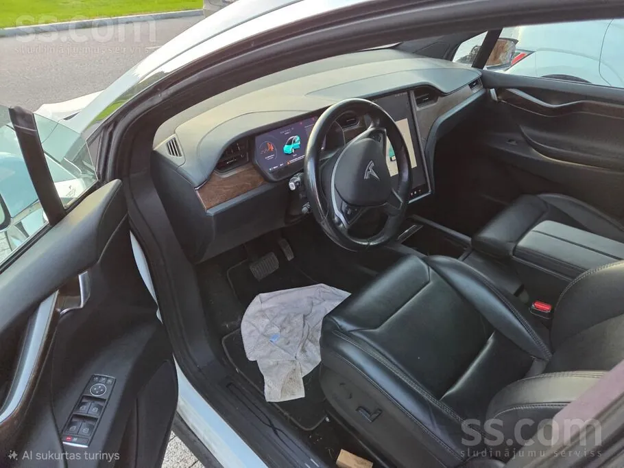 Tesla Model X 2018 photo 3