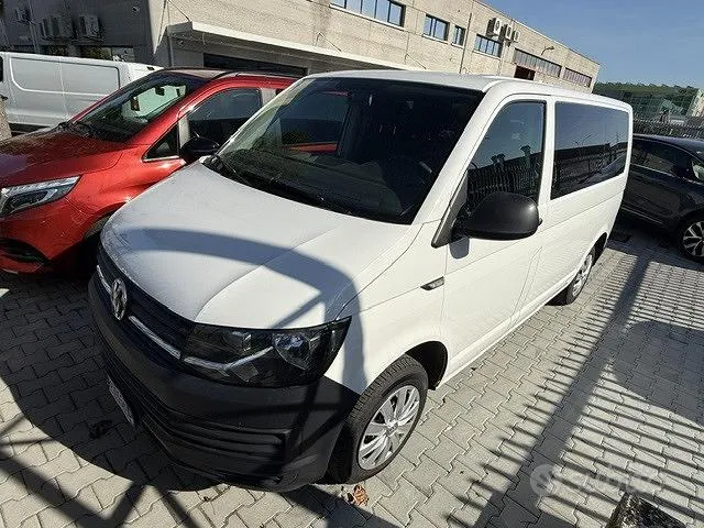 Volkswagen Caravelle 2018 photo 2