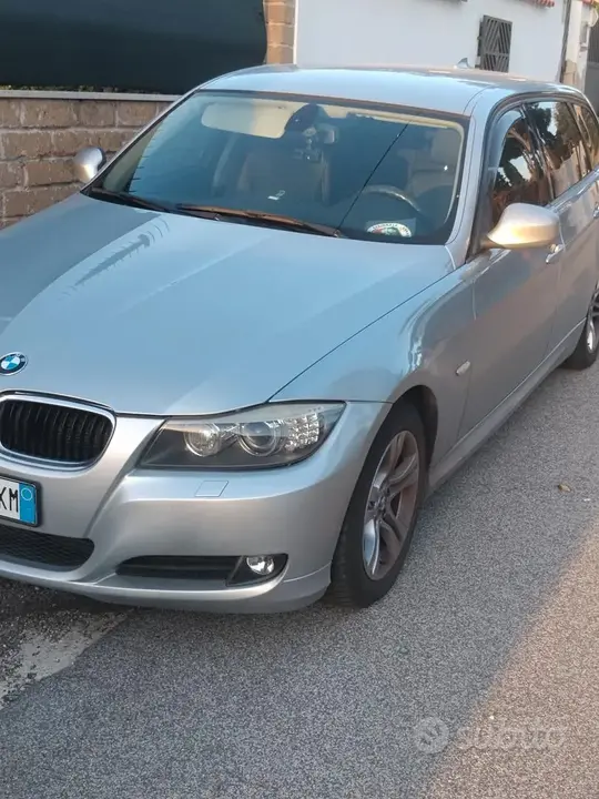 BMW 3 Series 2009 photo 2