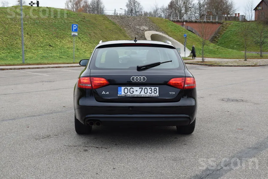 Audi A4 2013 photo 2