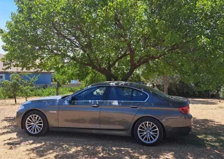 BMW 5 Series 2015 photo 3