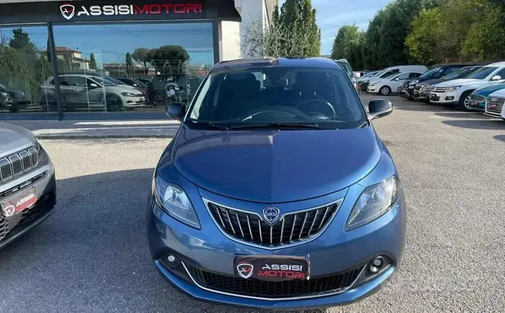 Lancia Ypsilon