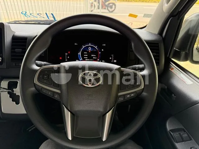 Toyota Hiace 2026 photo 4