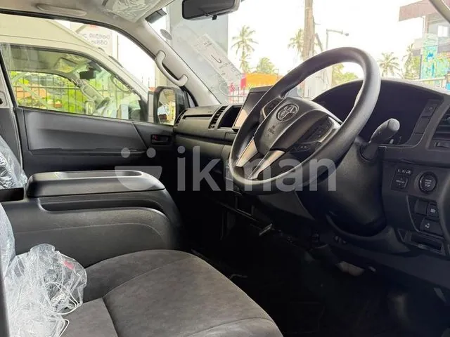Toyota Hiace 2026 photo 3