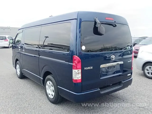 Toyota Hiace 2018 photo 3