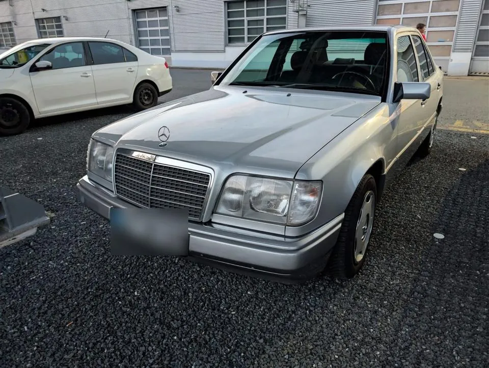 Mercedes-Benz E 300