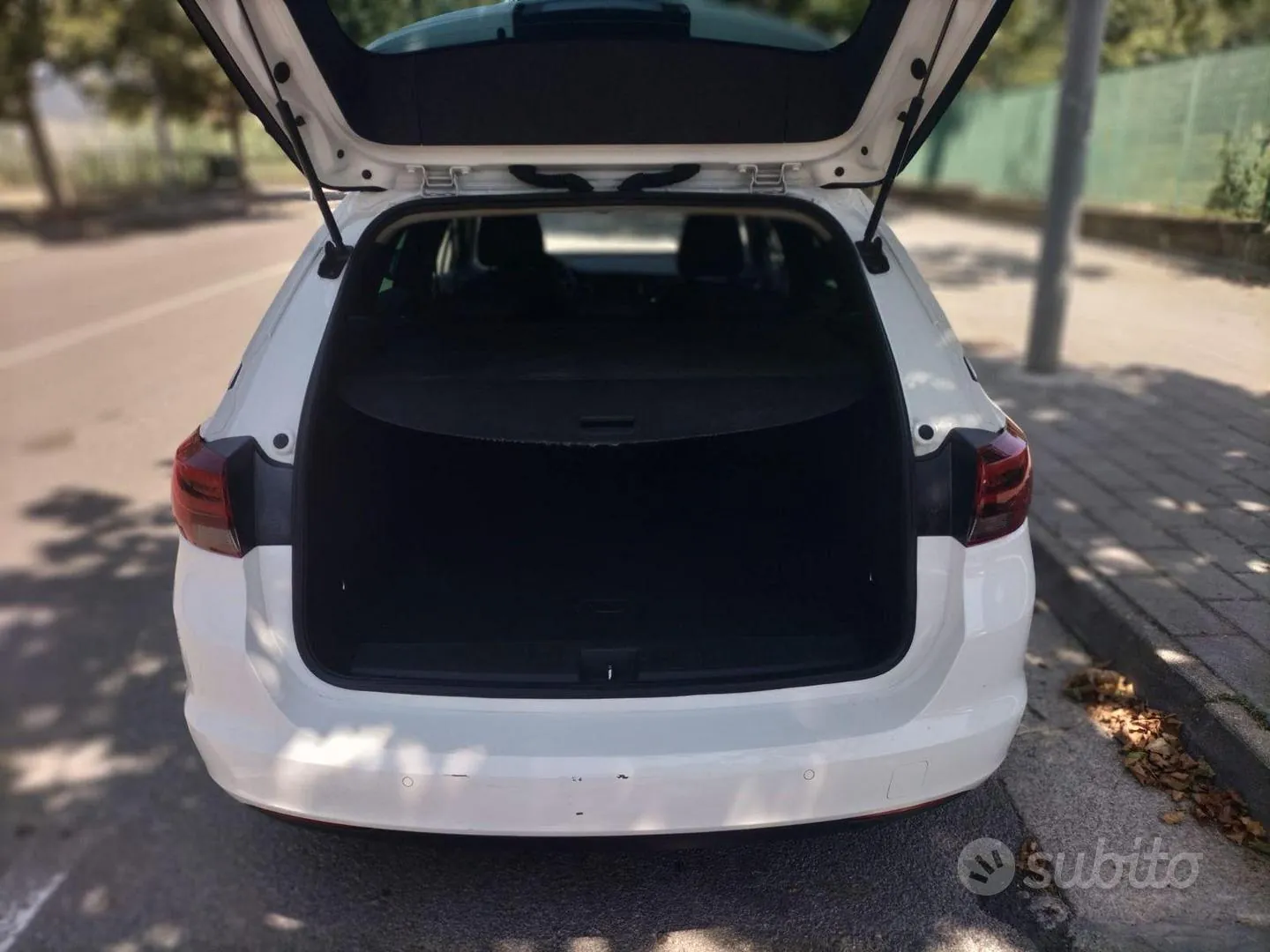 Opel Astra 2020 photo 2