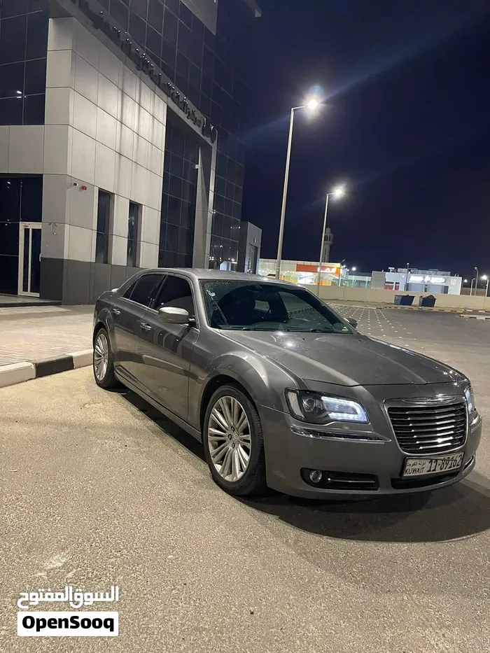 Chrysler 300 2012 photo 4
