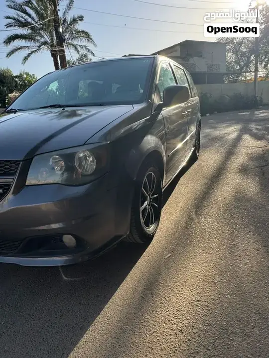 Dodge Caravan 2017 photo 2