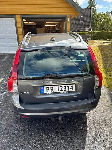 Volvo V50 2012 photo 2