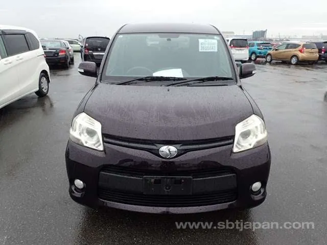 Toyota Sienta 2011 photo 5