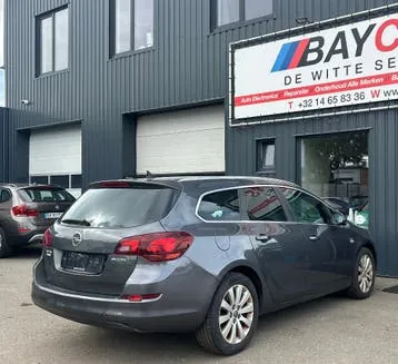 Opel Astra 2012 photo 3