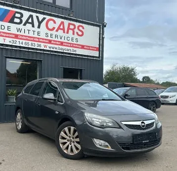 Opel Astra 2012 photo 2