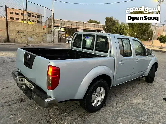 Nissan Navara 2013 photo 4