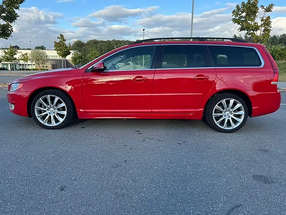Volvo V70 2014 photo 2