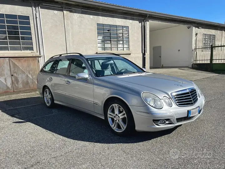 Mercedes-Benz E 320