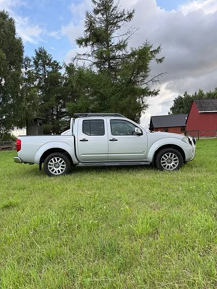 Nissan Navara 2015 photo 2
