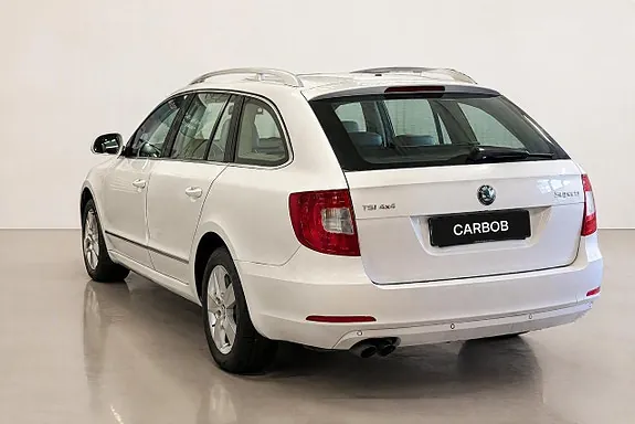 Skoda Superb 2012 photo 5
