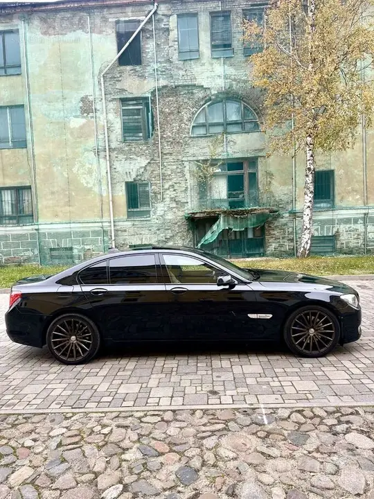 BMW 730D 2009 photo 4