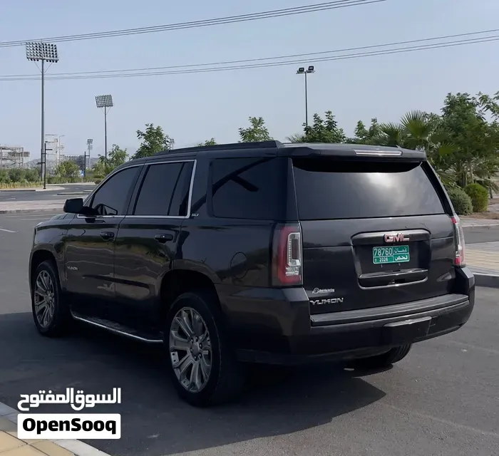 GMC Yukon 2018 photo 2