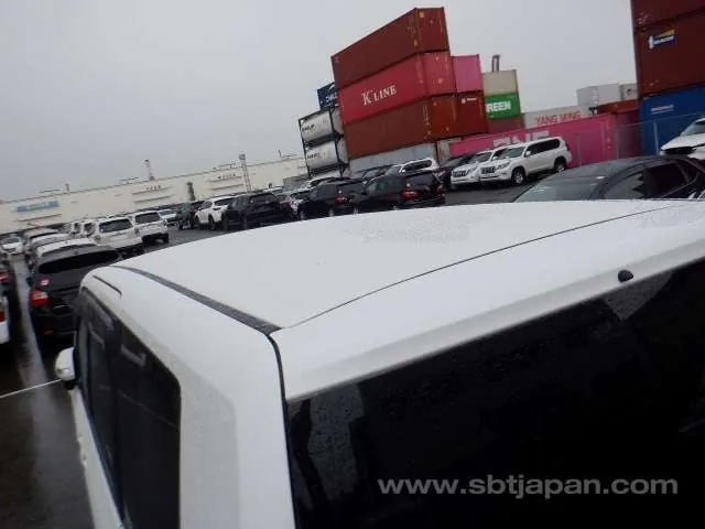 Toyota Noah 2011 photo 5