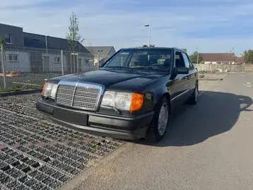 Mercedes-Benz W124