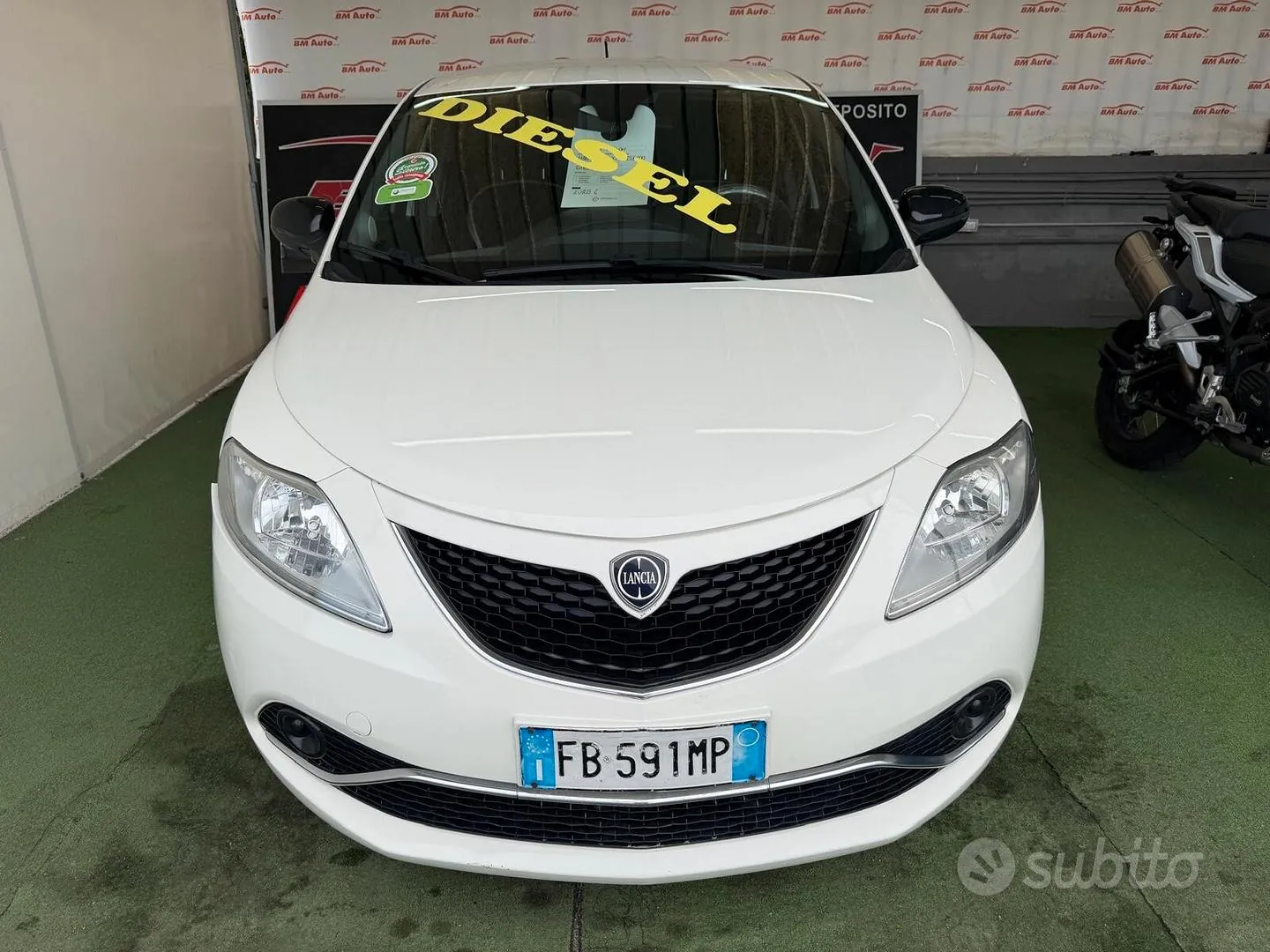 Lancia Ypsilon 2015 photo 2