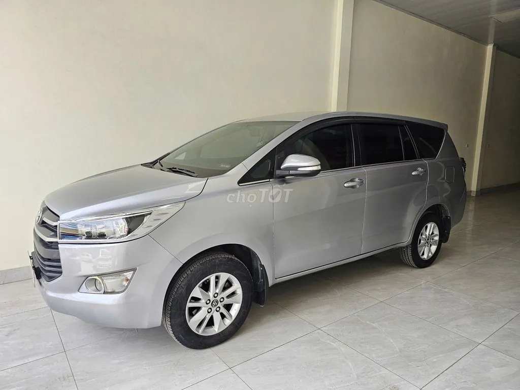 Toyota Innova 2017 photo 2