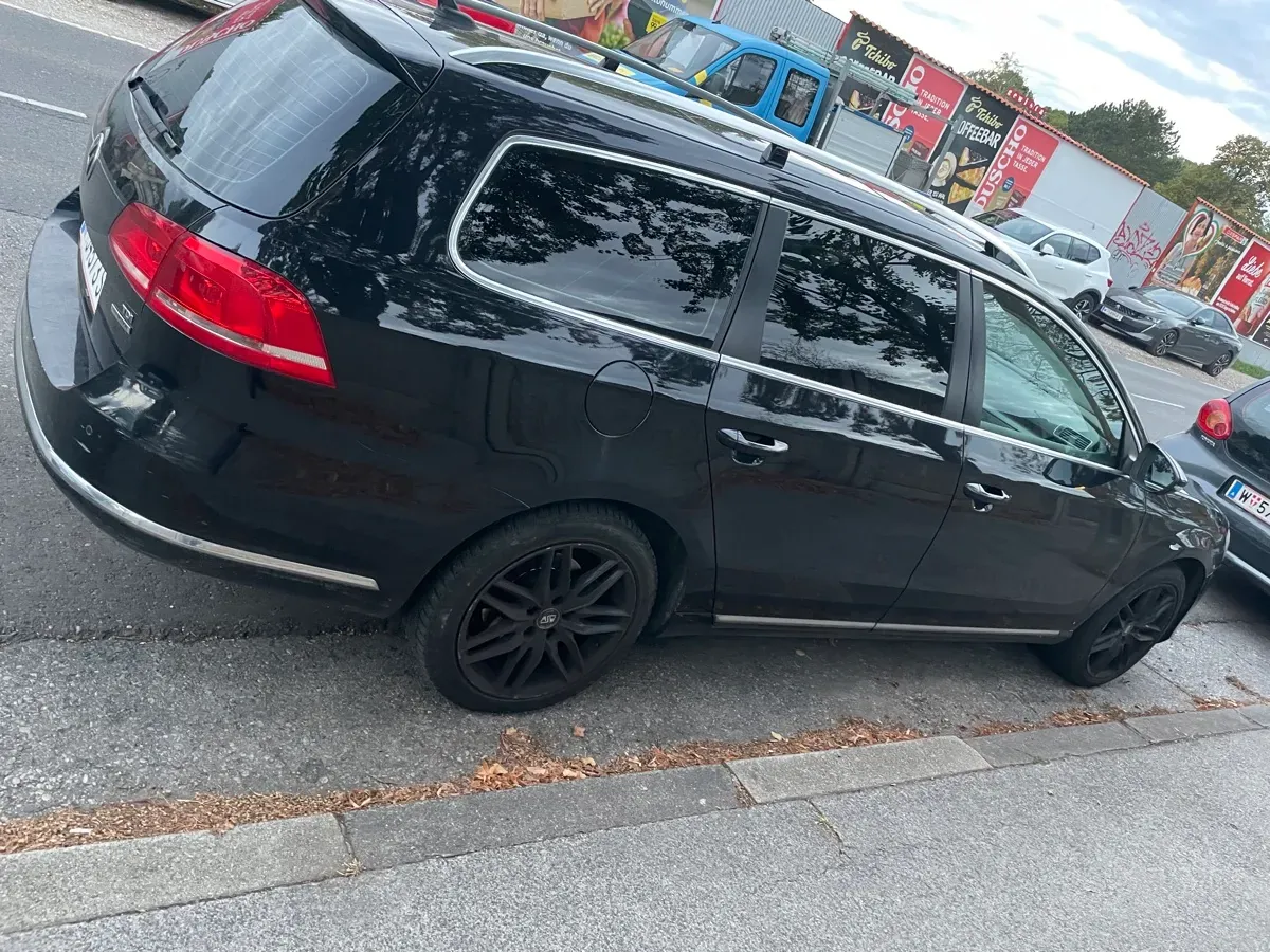 Volkswagen Passat 2011 photo 3