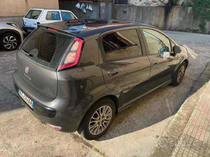 Fiat Punto Evo 2011 photo 2