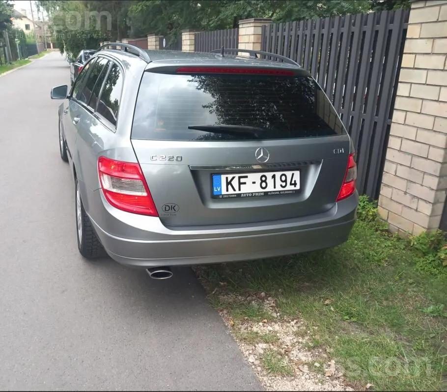 Mercedes-Benz C220 2010 photo 3