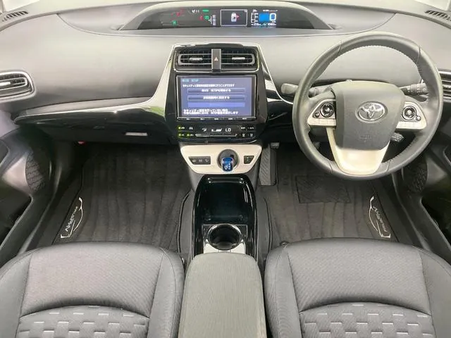 Toyota Prius 2017 photo 2
