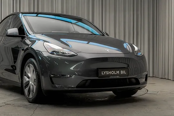 Tesla Model Y 2021 photo 2