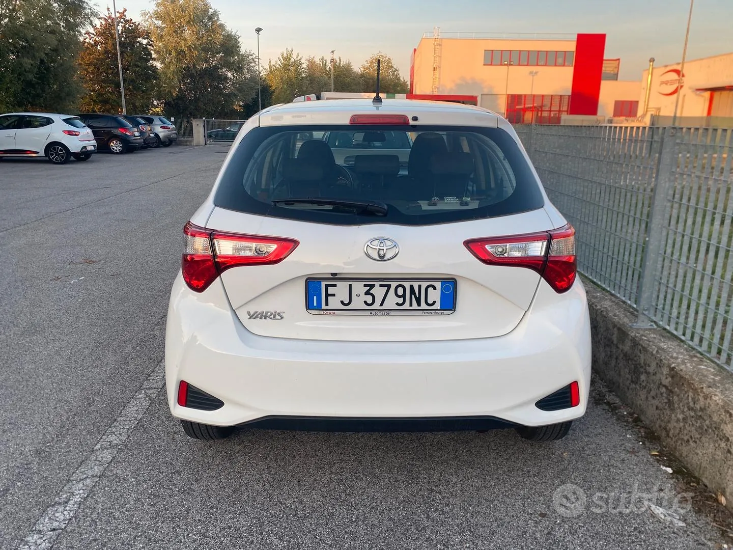 Toyota Yaris 2017 photo 3